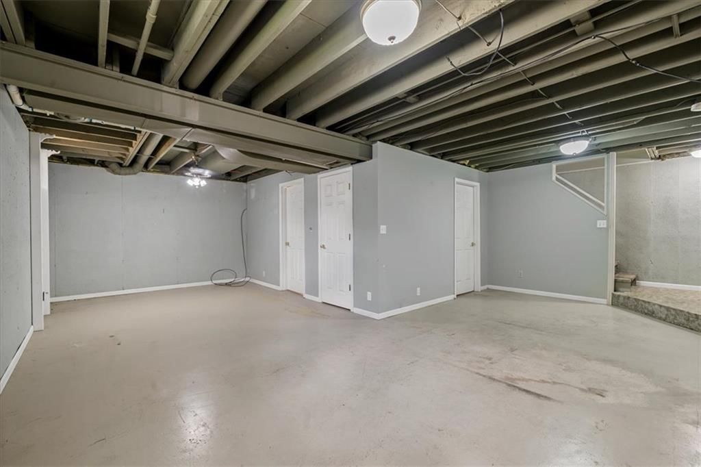 Photo 24 of 31 - 1425 N Hunter Drive, Olathe, KS 66061