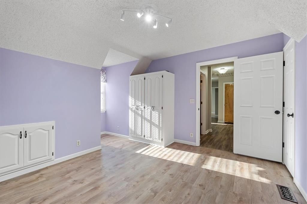Photo 20 of 31 - 1425 N Hunter Drive, Olathe, KS 66061