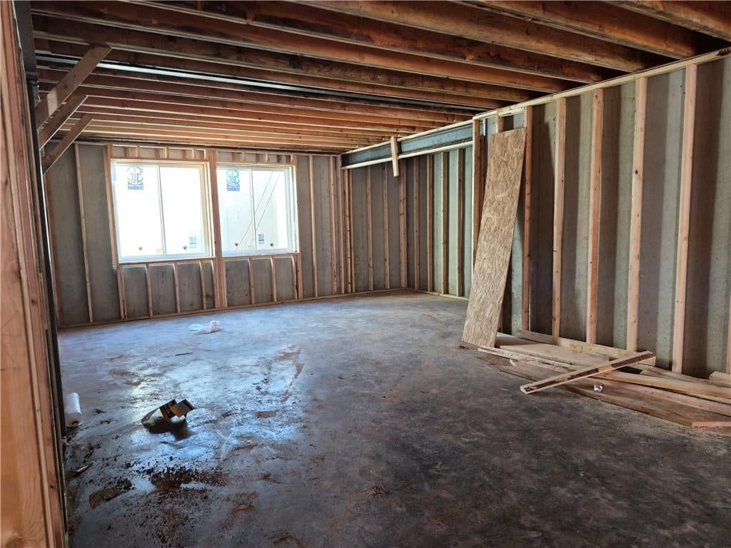 Photo 12 of 47 - 14617 Aspen Circle, Basehor, KS 66007