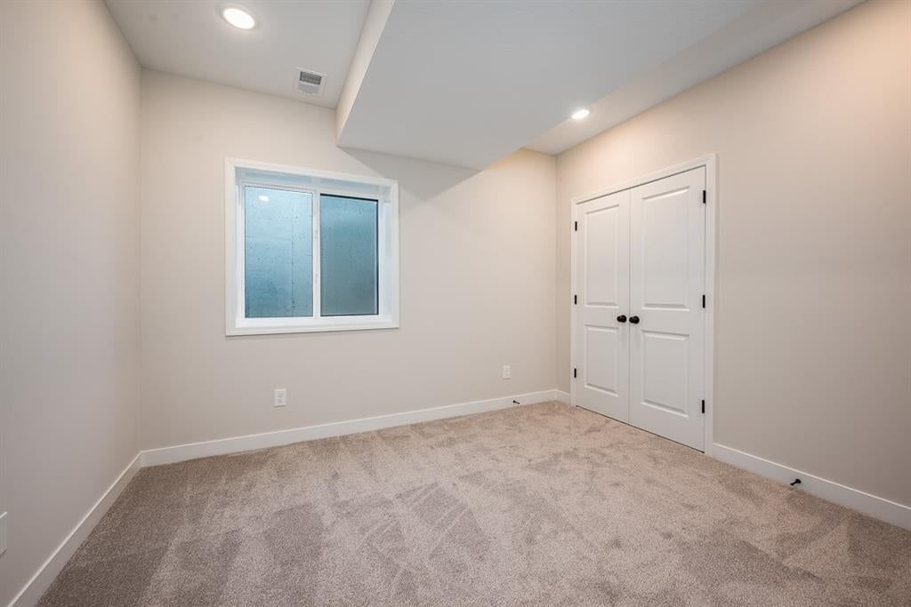 Photo 35 of 47 - 14617 Aspen Circle, Basehor, KS 66007