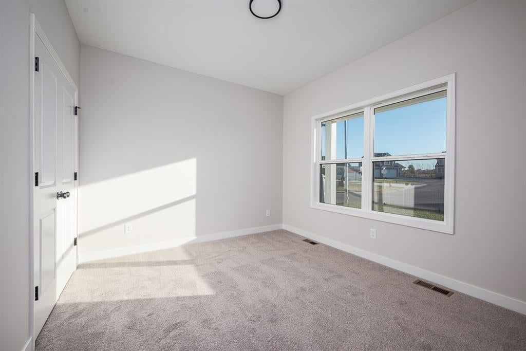 Photo 31 of 47 - 14617 Aspen Circle, Basehor, KS 66007
