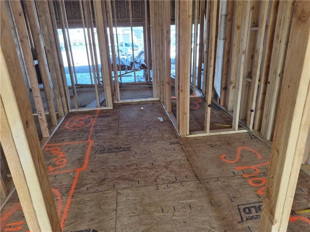 Photo 8 of 47 - 14617 Aspen Circle, Basehor, KS 66007