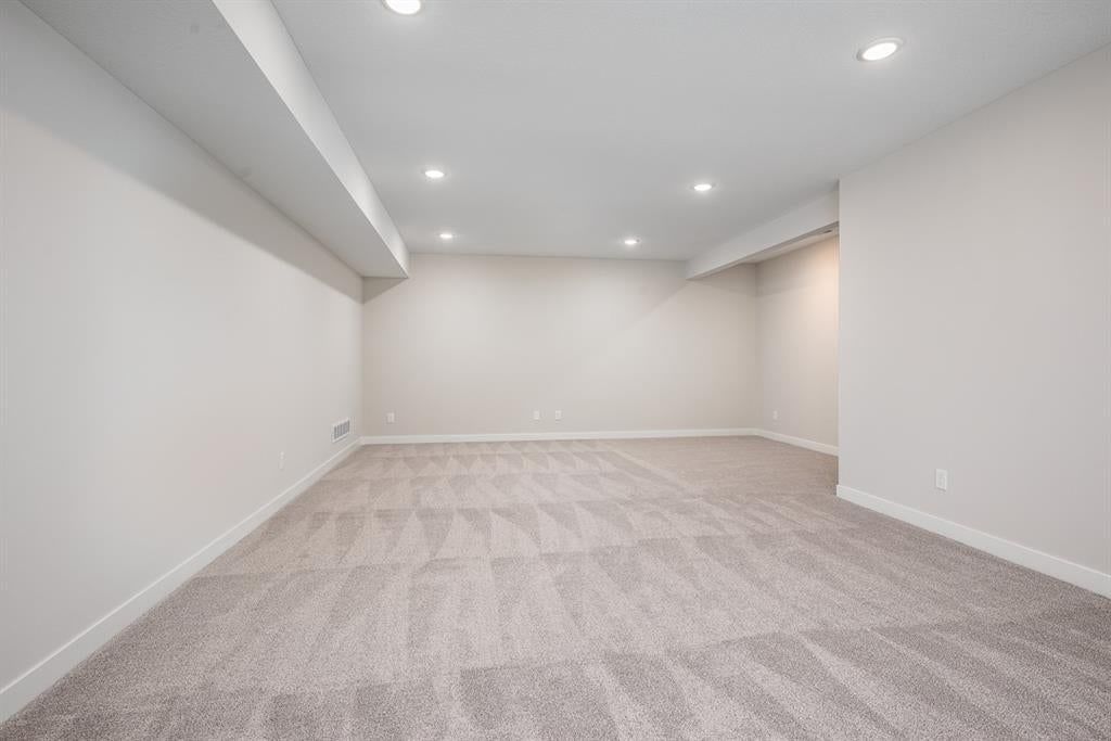Photo 33 of 47 - 14617 Aspen Circle, Basehor, KS 66007