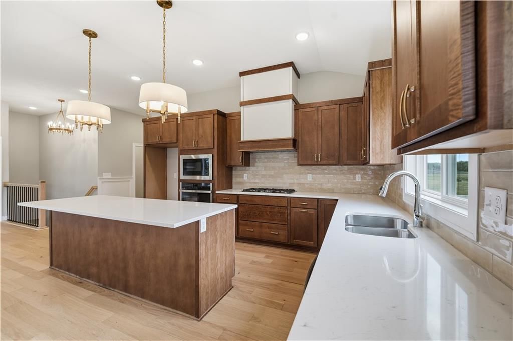 Photo 28 of 49 - 18580 W 195th Street, Spring Hill, KS 66083