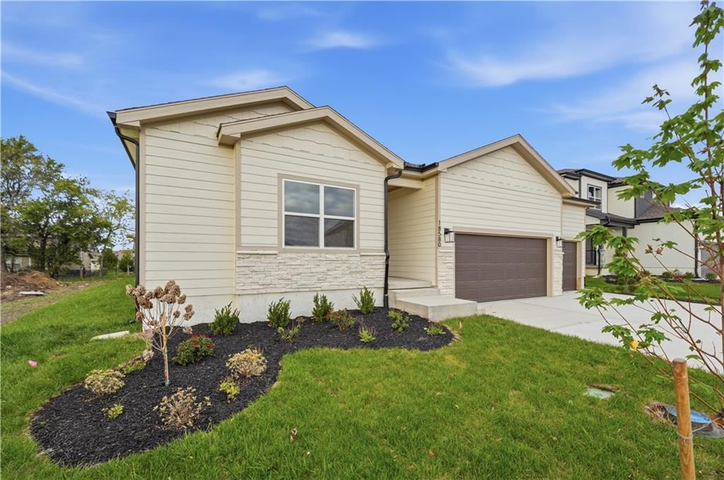 Photo 44 of 49 - 18580 W 195th Street, Spring Hill, KS 66083