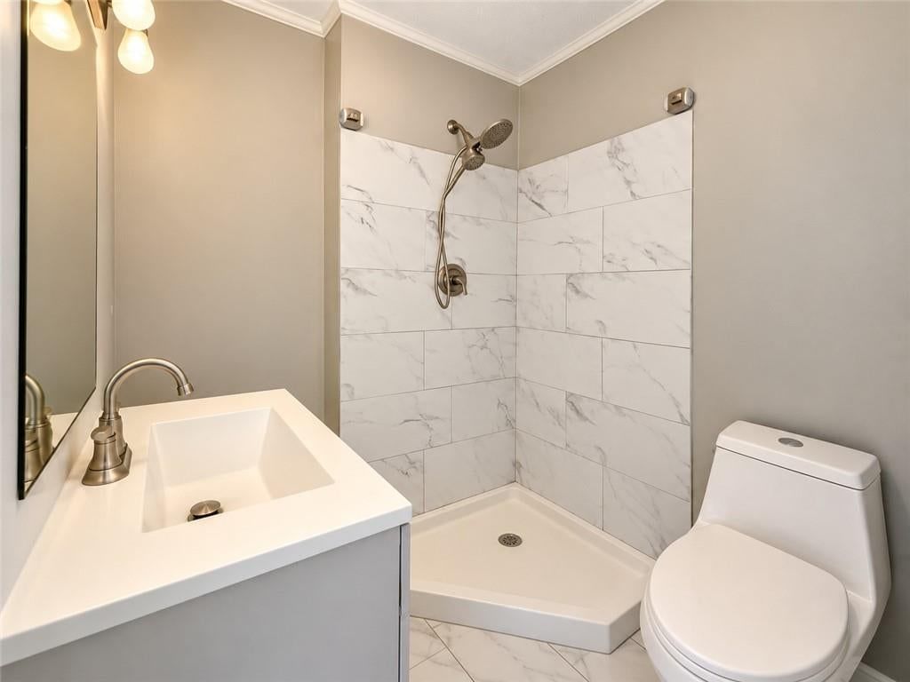 Photo 4 of 10 - 3118 Spruce Avenue