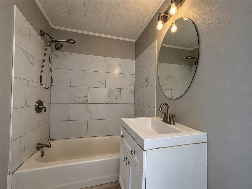 Photo 9 of 10 - 3118 Spruce Avenue
