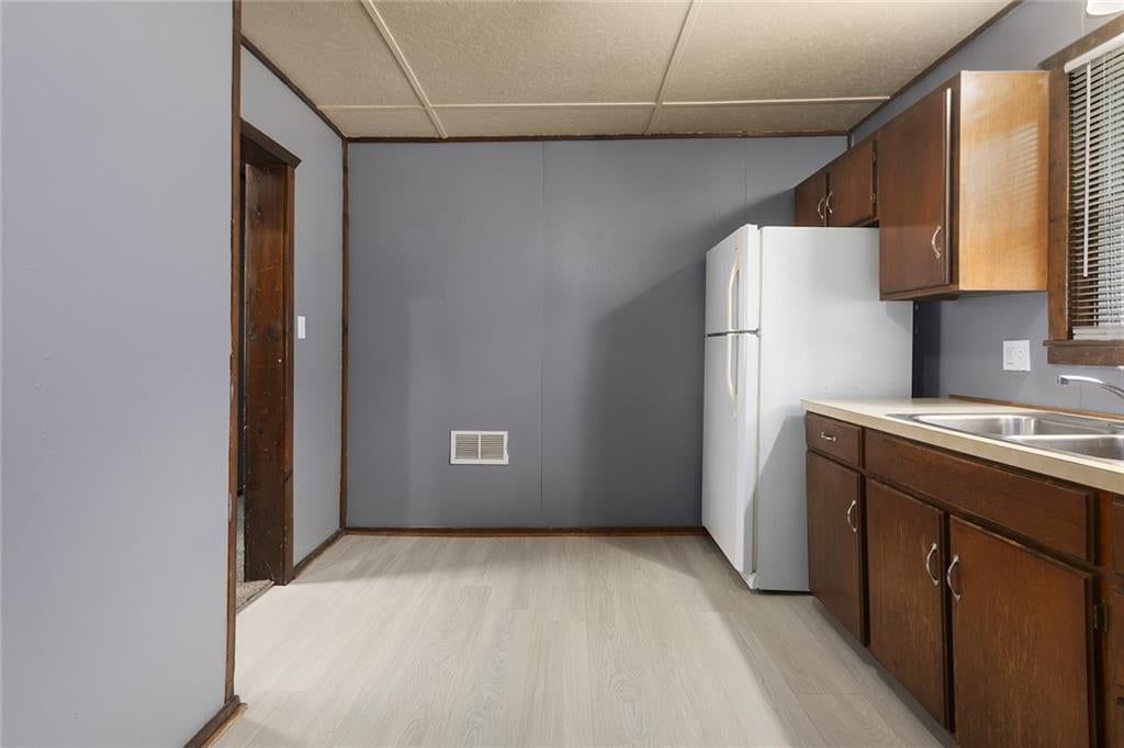 Photo 12 of 17 - 724 Seneca Street, Leavenworth, KS 66048