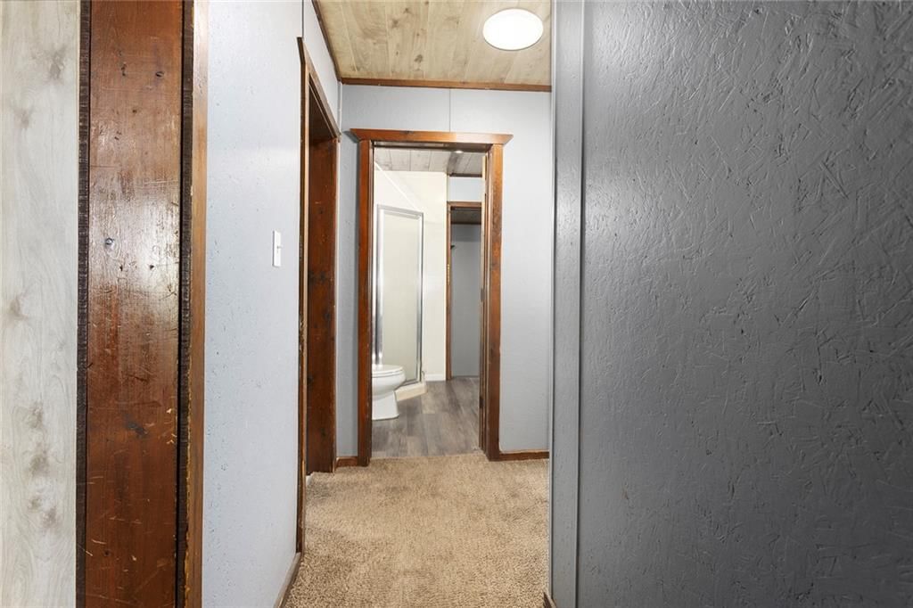 Photo 6 of 17 - 724 Seneca Street, Leavenworth, KS 66048