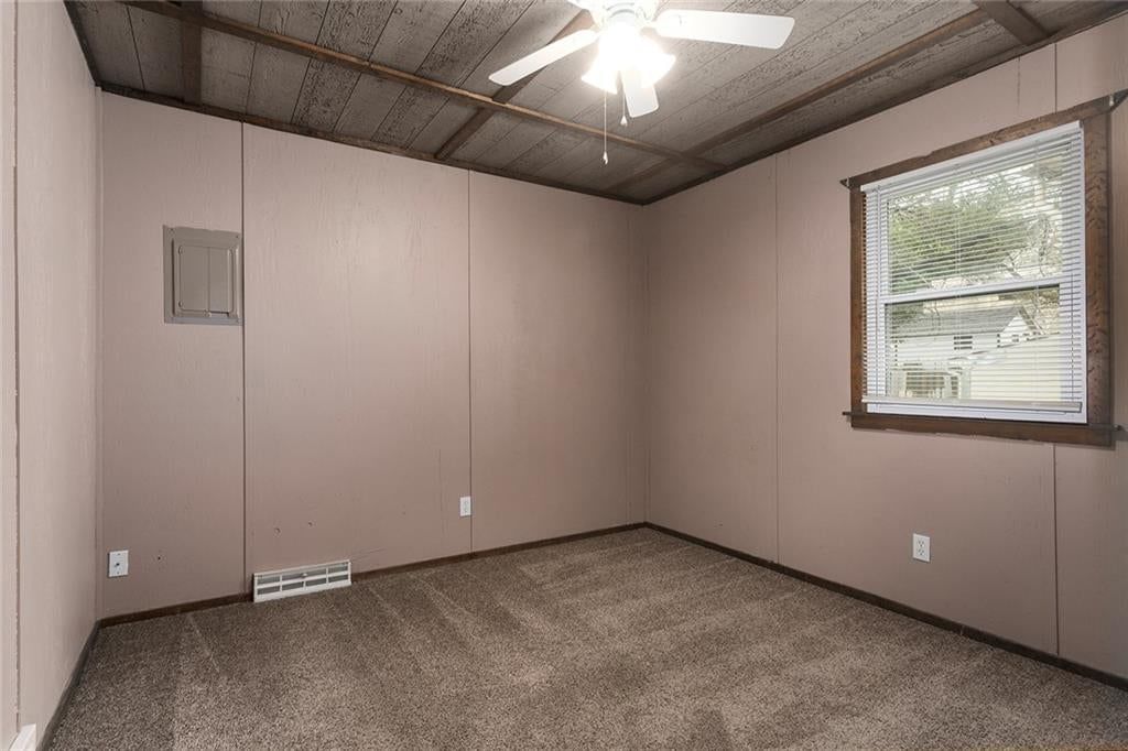 Photo 16 of 17 - 724 Seneca Street, Leavenworth, KS 66048