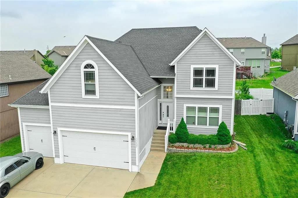 15427 S Greenwood Street, Olathe, KS