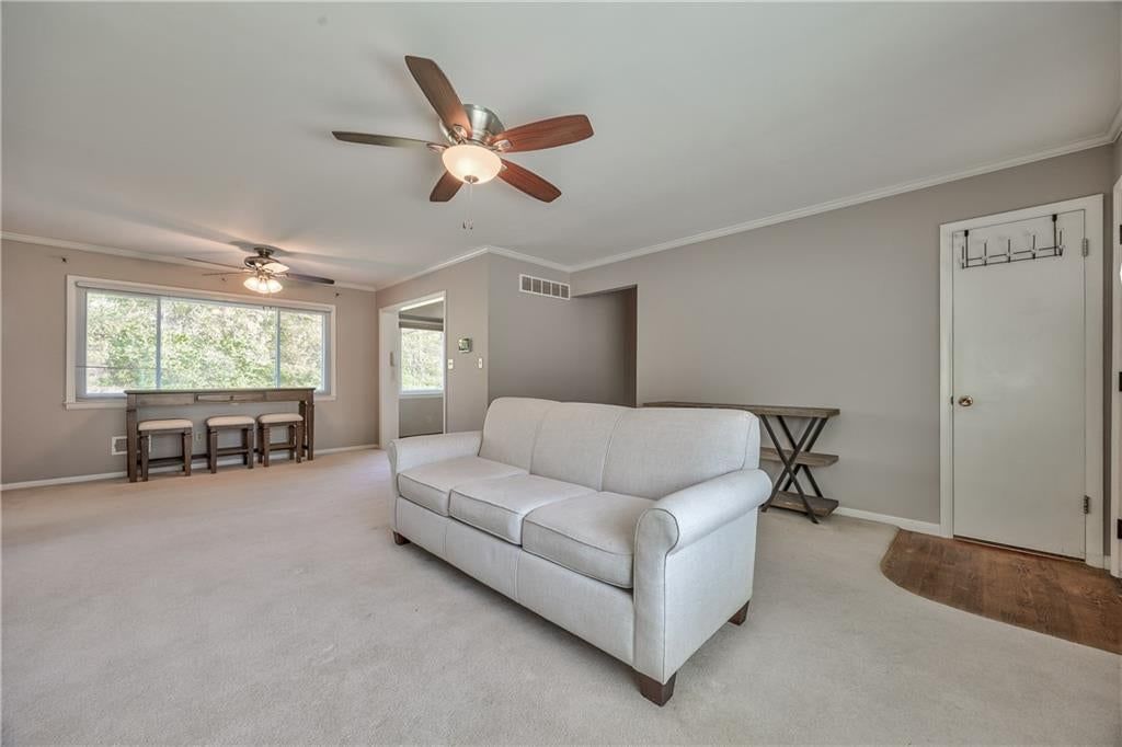 3910 NE 54th Street, Kansas City, MO: listing photo 2