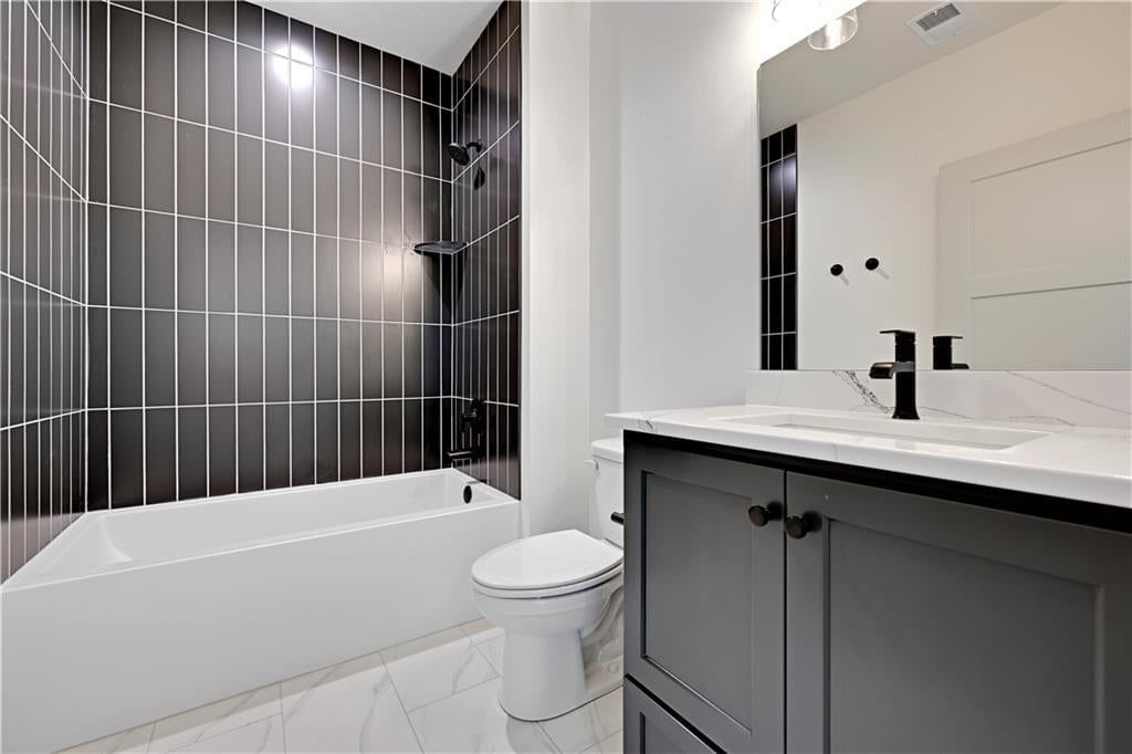 Tub and shower combo at 15300 W 161st Court, Olathe, KS 66062