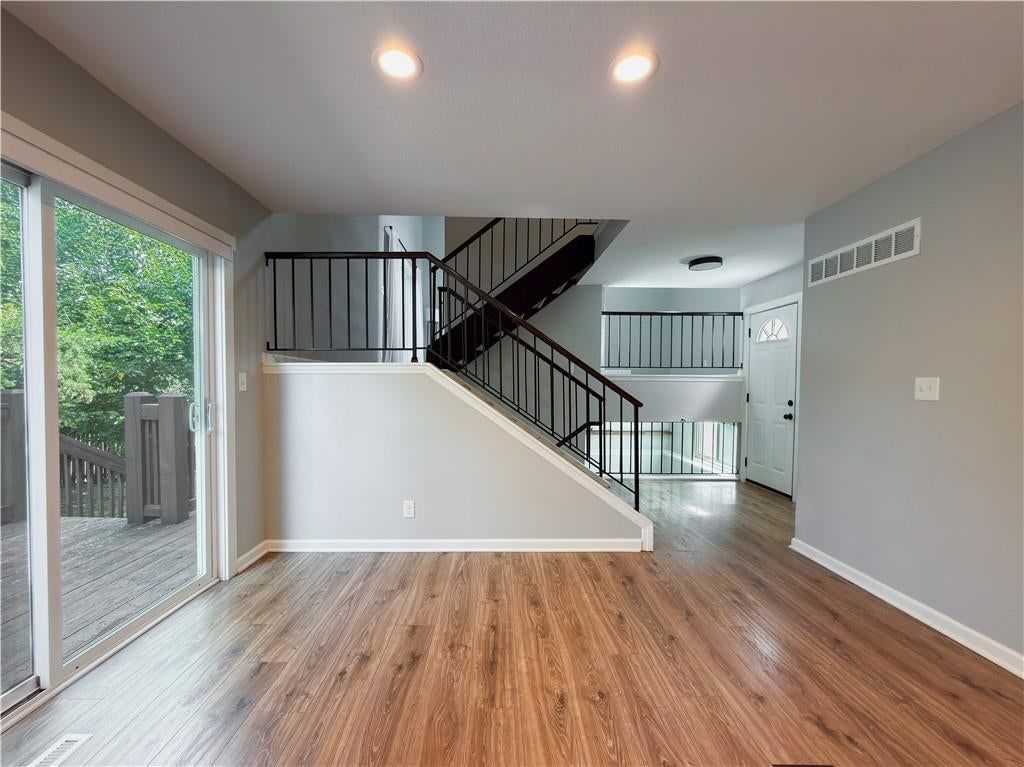 Photo 9 of 29 - 11915 W 66th Terrace, Shawnee, KS 66216