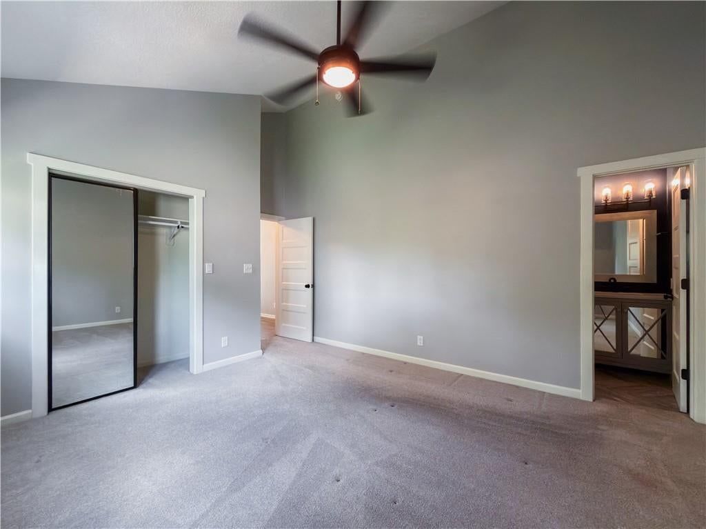 Photo 16 of 29 - 11915 W 66th Terrace, Shawnee, KS 66216