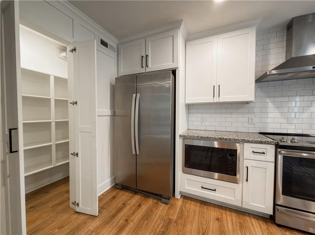 Walk-in pantry at 11915 W 66th Terrace, Shawnee, KS 66216
