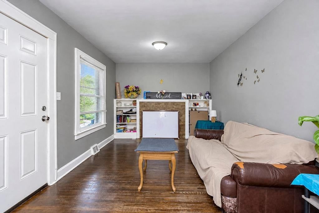 4021 E 68th Street, Kansas City, MO: listing photo 3
