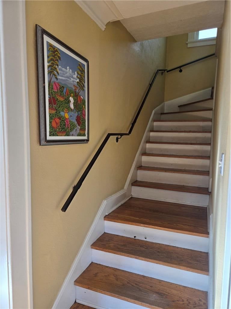 Photo 10 of 26 - 5037 Forest Avenue