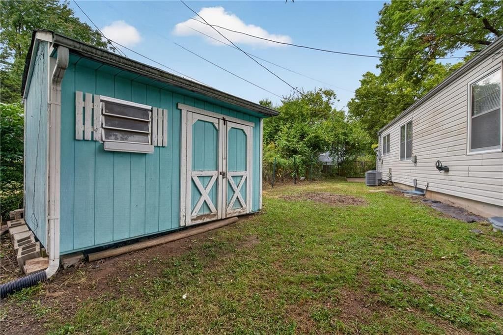 Photo 31 of 33 - 3418 S Home Avenue, Independence, MO 64052