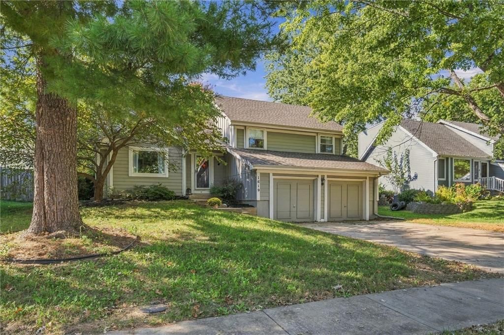1819 S Stagecoach Drive, Olathe, KS: listing photo 3
