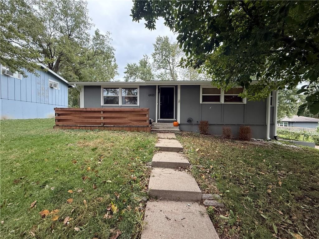 6923 NW 78th Street, Kansas City, MO