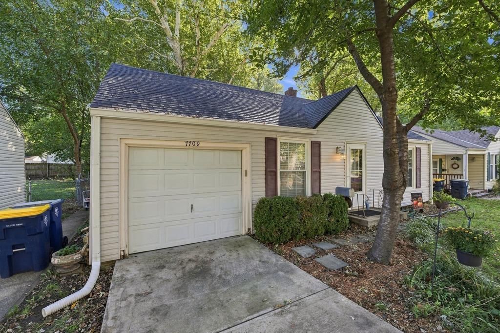 7709 Oak Street, Kansas City, MO: listing photo 3