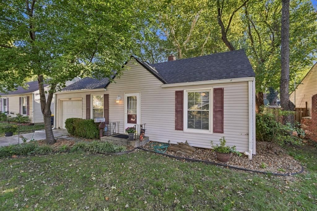 7709 Oak Street, Kansas City, MO: listing photo 2