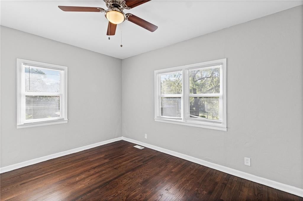 Photo 17 of 25 - 10213 E 71st Terrace, Raytown, MO 64133