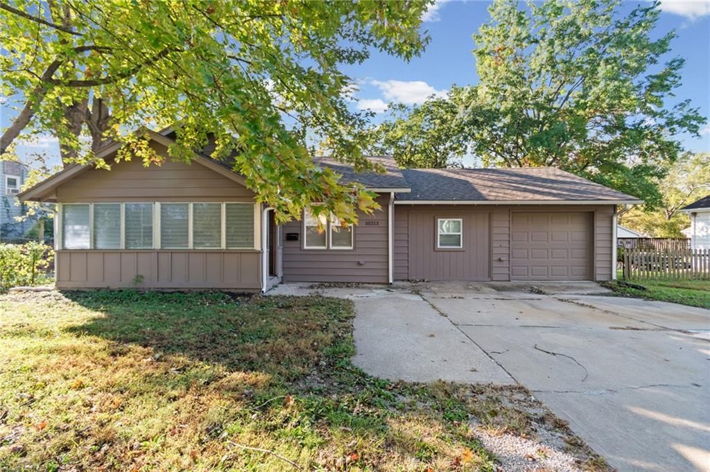 10213 E 71st Terrace, Raytown, MO