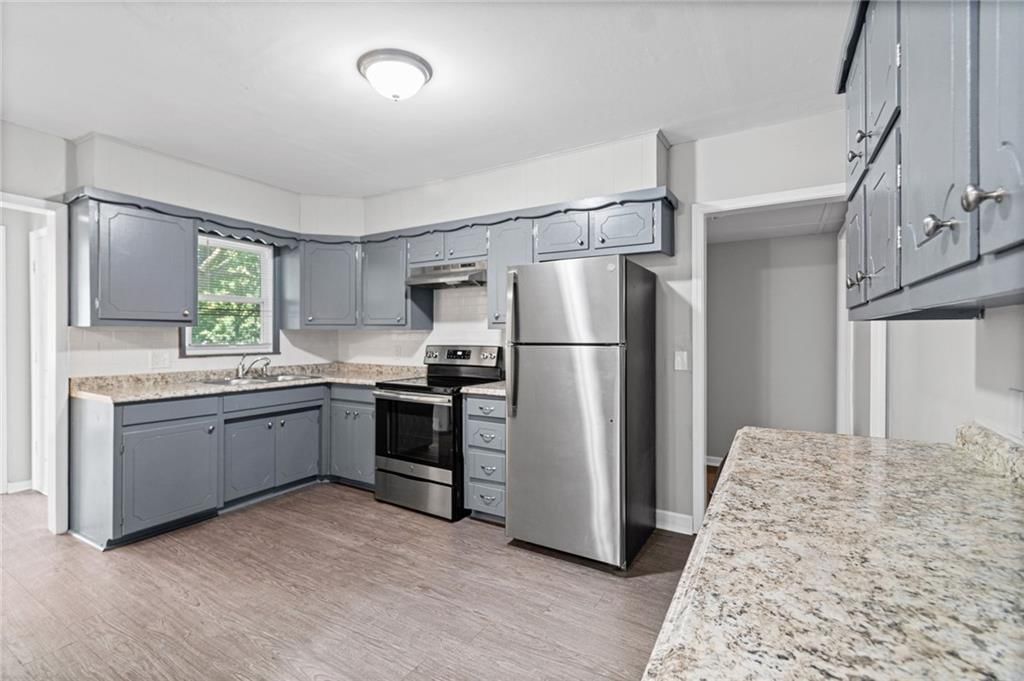 Kitchen backsplash at 10213 E 71st Terrace, Raytown, MO 64133
