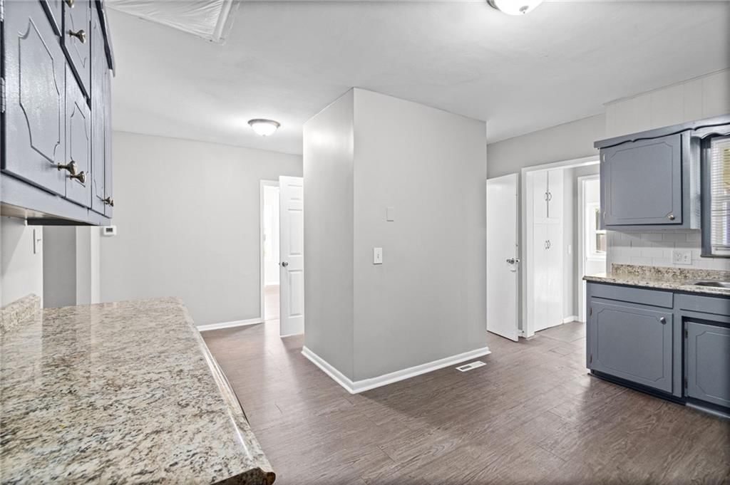 Photo 10 of 25 - 10213 E 71st Terrace, Raytown, MO 64133