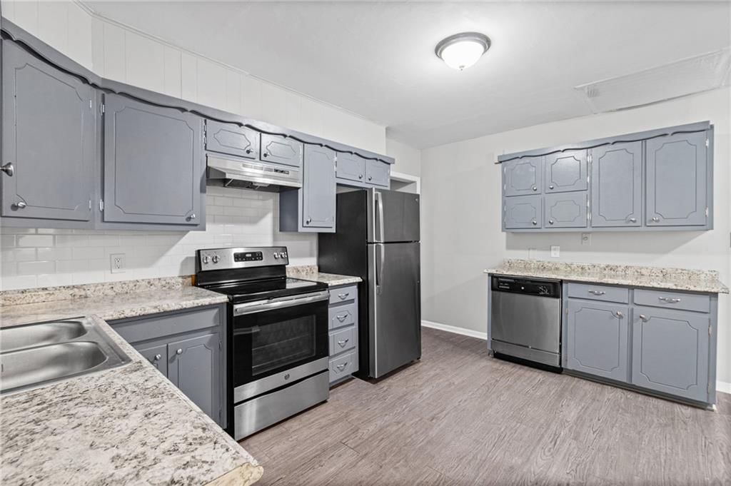 Photo 9 of 25 - 10213 E 71st Terrace, Raytown, MO 64133