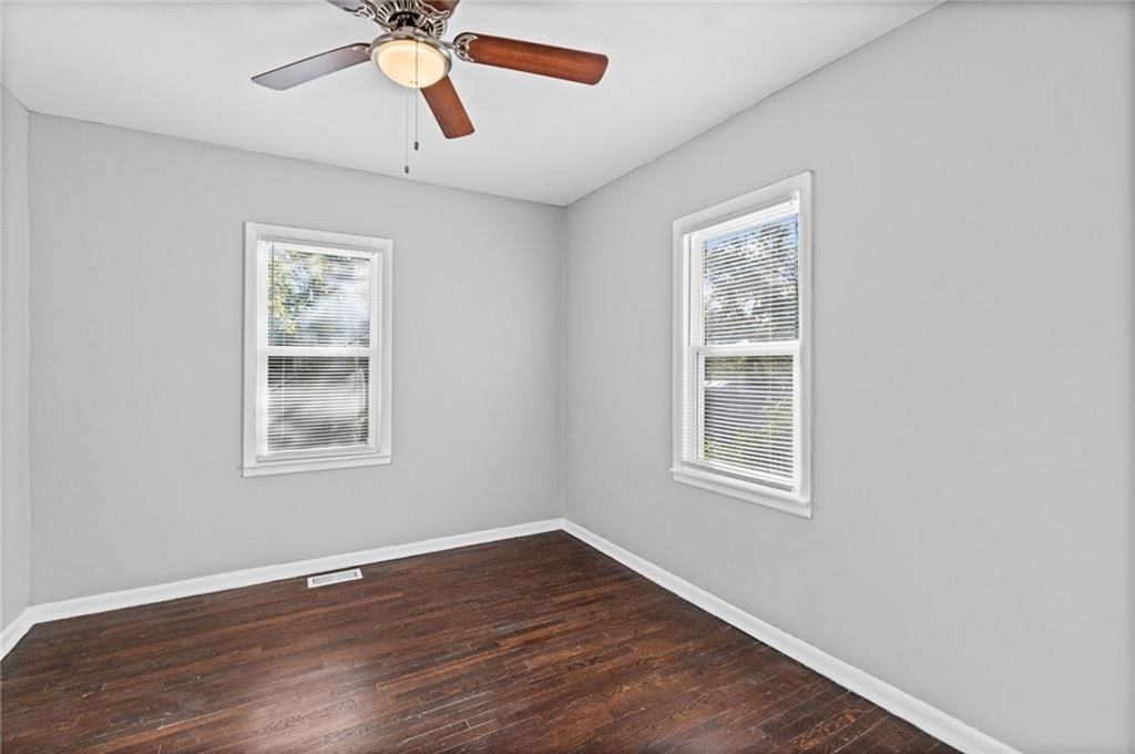 Photo 12 of 25 - 10213 E 71st Terrace, Raytown, MO 64133