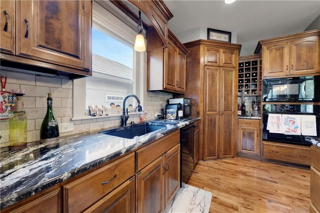 Kitchen backsplash at 4323 NE Park Trails Court, Lee's Summit, MO 64064