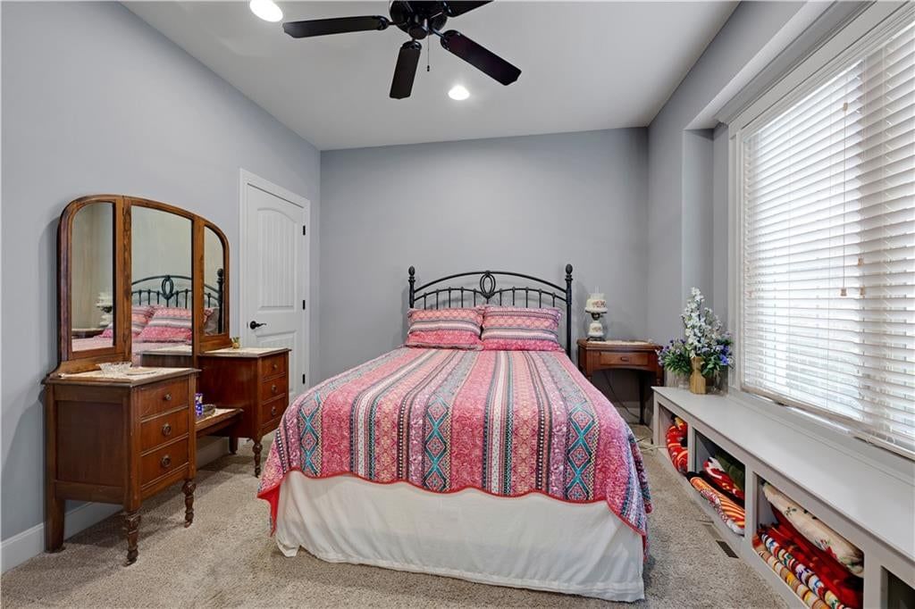 Photo 17 of 36 - 4323 NE Park Trails Court, Lee's Summit, MO 64064