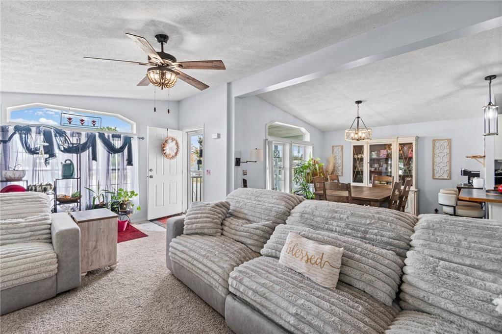 921 NE White Oaks Lane, Oak Grove, MO: listing photo 2
