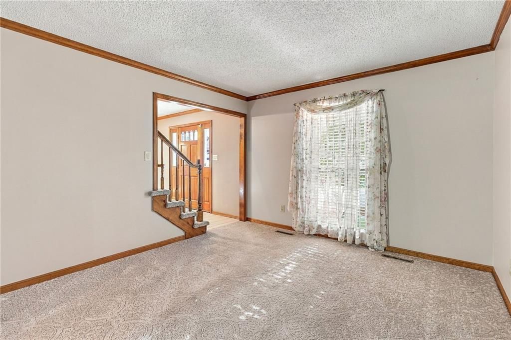Carpet at 17612 E 48th Terrace Court S, Independence, MO 64055