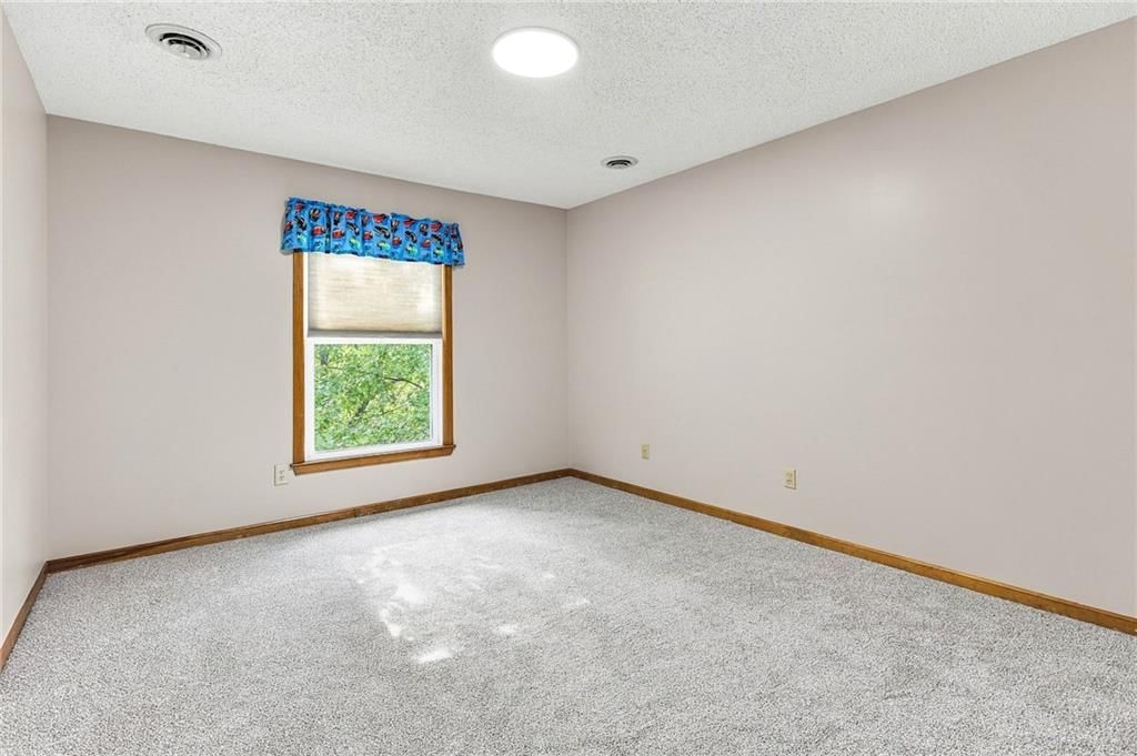Photo 36 of 53 - 17612 E 48th Terrace Court S, Independence, MO 64055