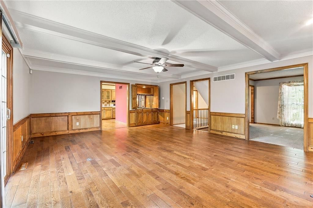 Wainscoting or board and batten at 17612 E 48th Terrace Court S, Independence, MO 64055