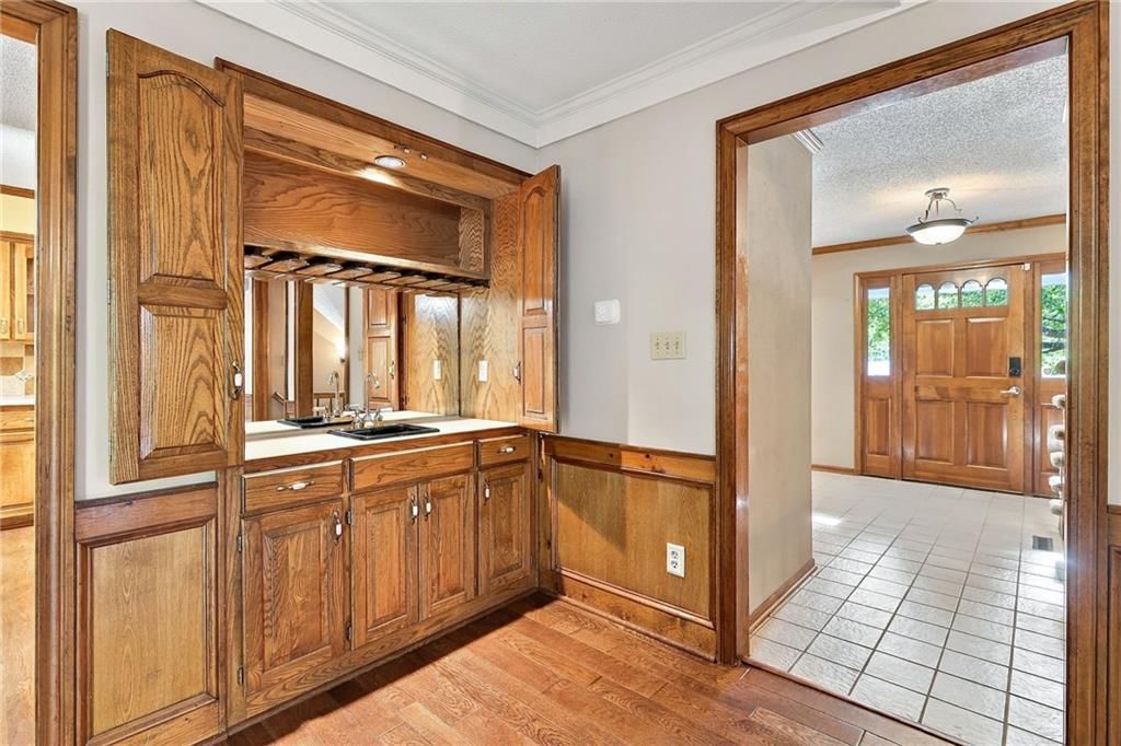 Double vanity and wood vanity at 17612 E 48th Terrace Court S, Independence, MO 64055