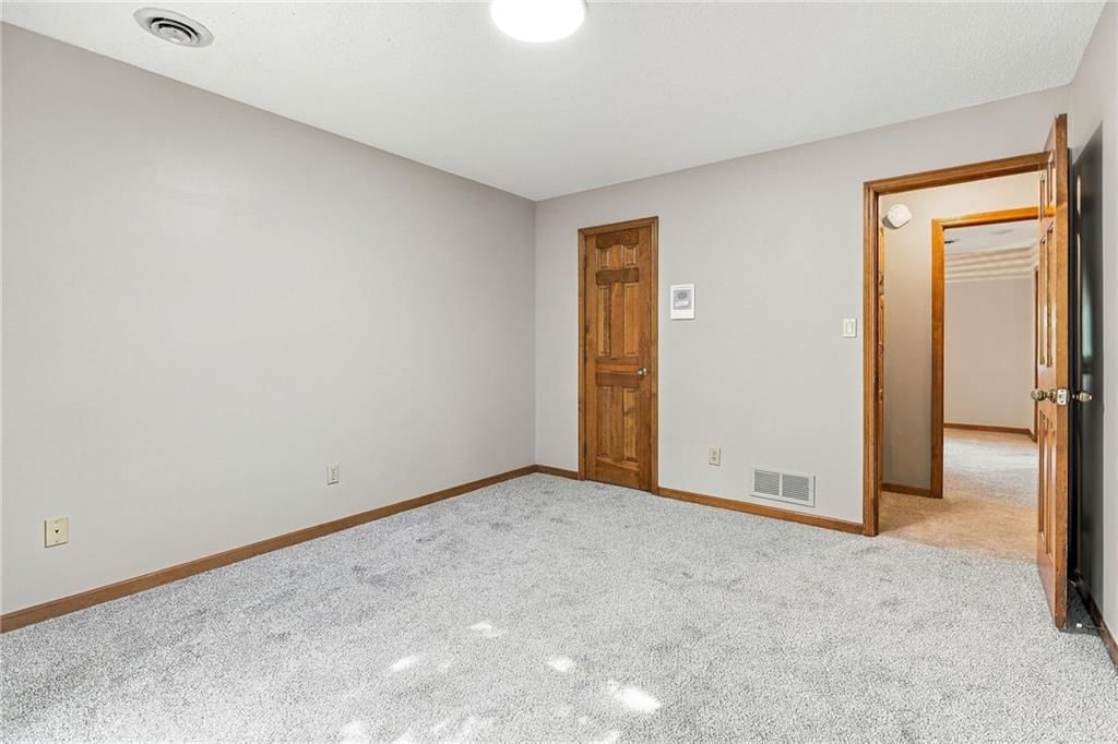 Photo 37 of 53 - 17612 E 48th Terrace Court S, Independence, MO 64055