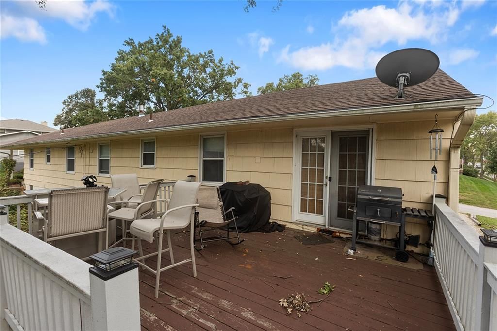 Photo 39 of 39 - 2 NE 62 Terrace, Gladstone, MO 64118