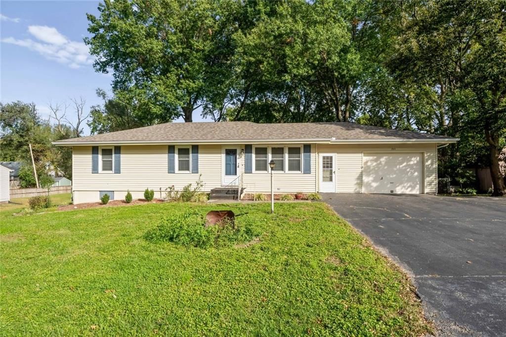 705 SW Mitchell Street, Oak Grove, MO