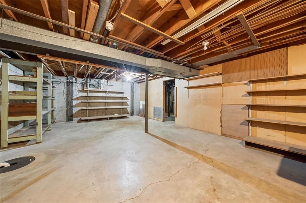 Photo 18 of 28 - 705 SW Mitchell Street, Oak Grove, MO 64075