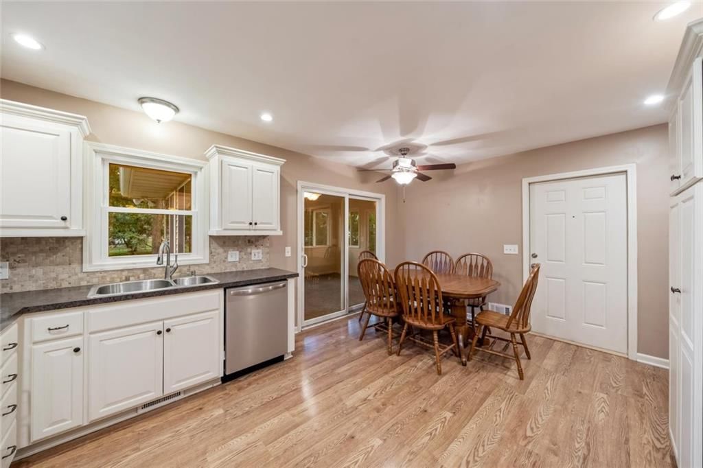 705 SW Mitchell Street, Oak Grove, MO: listing photo 3