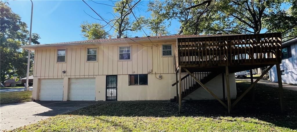 Photo 6 of 34 - 3829 Stonewall Court, Independence, MO 64055
