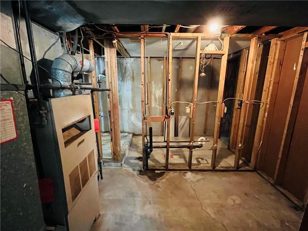 Photo 10 of 34 - 3829 Stonewall Court, Independence, MO 64055