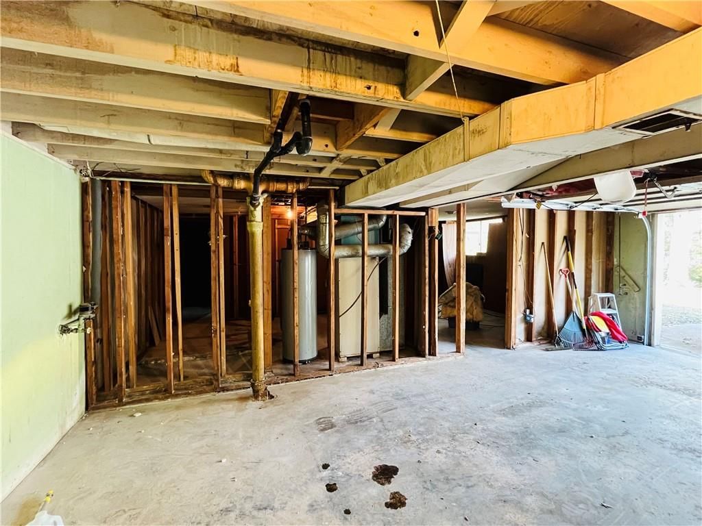 Photo 13 of 34 - 3829 Stonewall Court, Independence, MO 64055