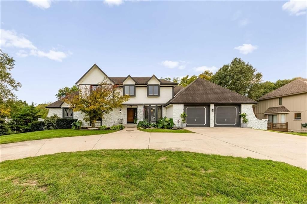 9805 E 83rd Terrace, Raytown, MO: listing photo 3