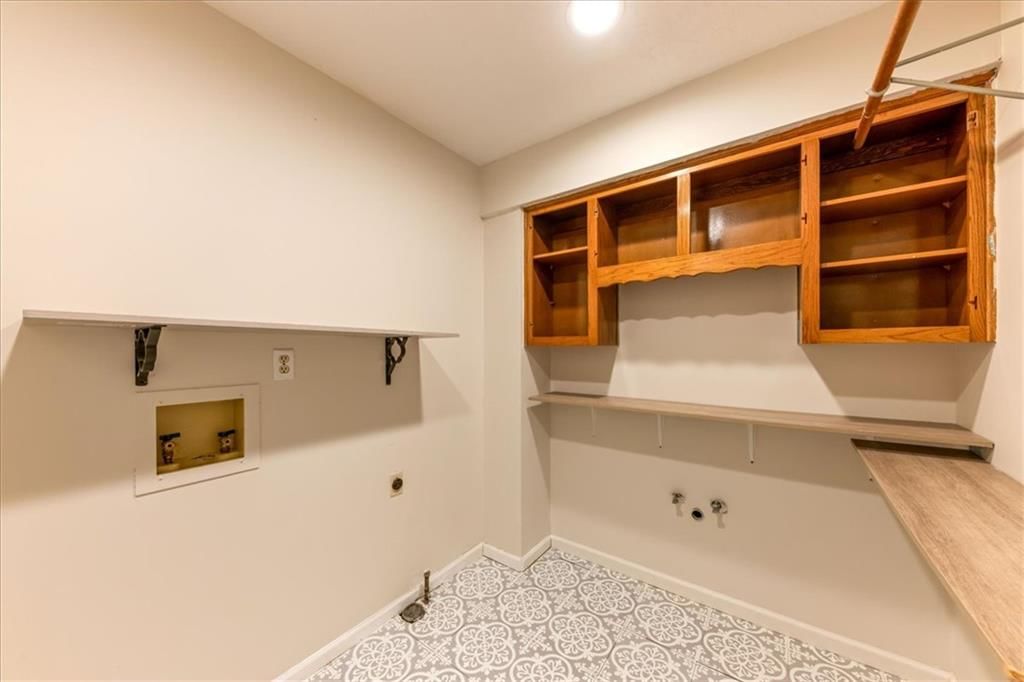Photo 18 of 59 - 9805 E 83rd Terrace, Raytown, MO 64138